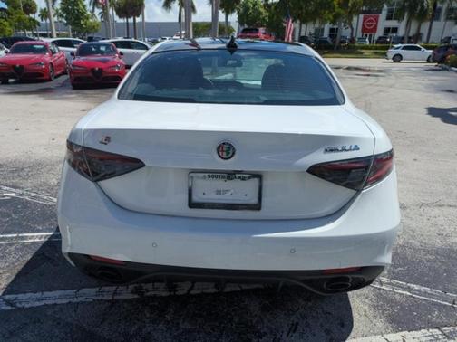 2025 Alfa Romeo Giulia TRIBUTO ITALIANO