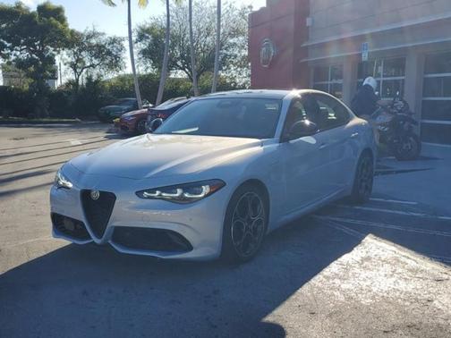 2025 Alfa Romeo Giulia Base