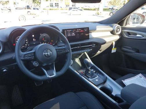 2025 Alfa Romeo Tonale Base