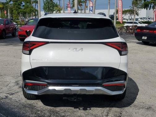 Glacial White Pearl 2023 Kia Sportage SX-Prestige