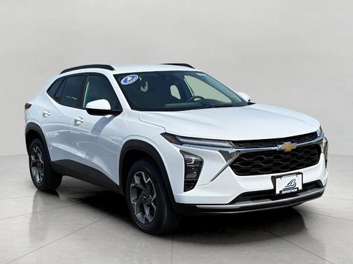 Summit White 2025 Chevrolet Trax LT