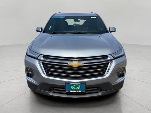 Sterling Gray Metallic 2023 Chevrolet Traverse LT Cloth