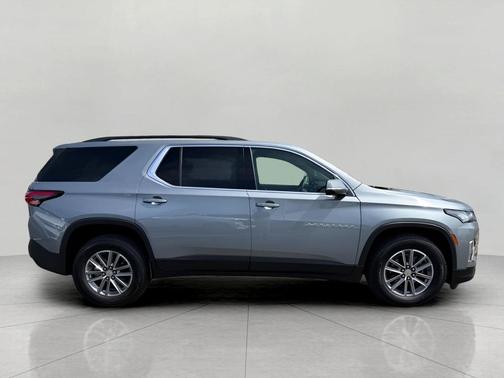Sterling Gray Metallic 2023 Chevrolet Traverse LT Cloth