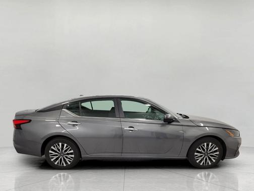 Gun Metallic 2025 Nissan Altima SV FWD