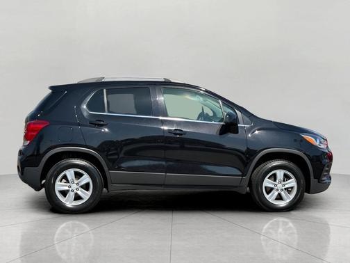 Mosaic Black Metallic 2019 Chevrolet Trax LT