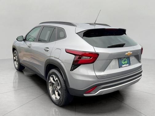 Sterling Gray Metallic 2024 Chevrolet Trax LT