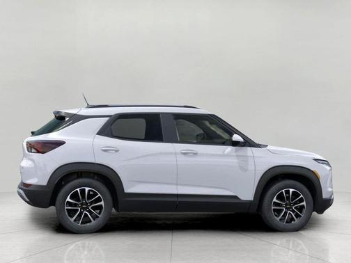 Summit White 2026 Chevrolet Trailblazer LT