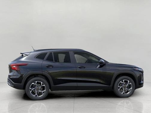 Mosaic Black Metallic 2026 Chevrolet Trax LT