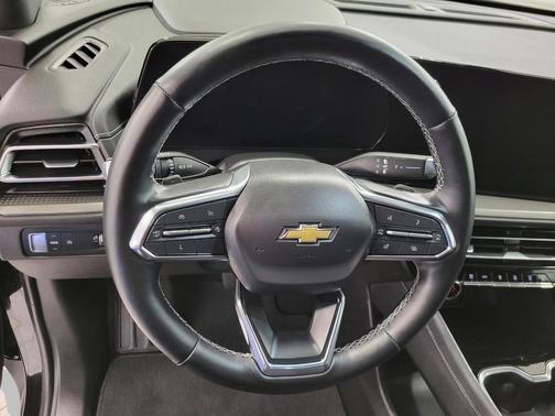 2024 Chevrolet Traverse LS