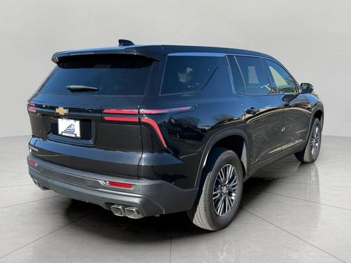 2024 Chevrolet Traverse LS