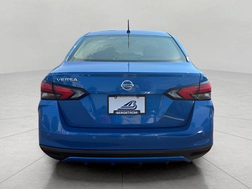 2022 Nissan Versa 1.6 S