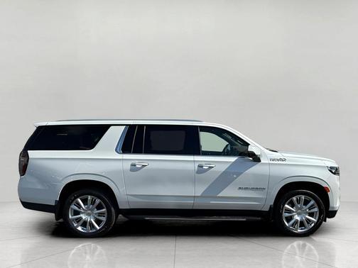 2023 Chevrolet Suburban 4WD High Country