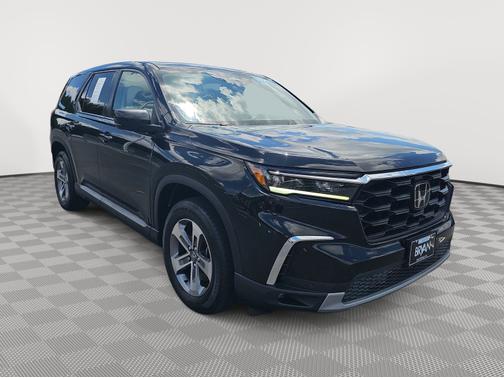 Crystal Black Pearl 2023 Honda Pilot