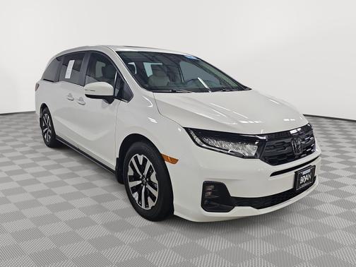 Platinum White Pearl 2025 Honda Odyssey