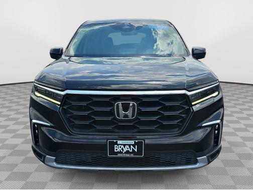 Crystal Black Pearl 2023 Honda Pilot