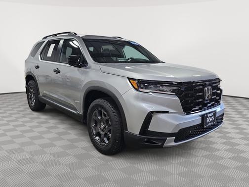 Lunar Silver Metallic 2025 Honda Pilot