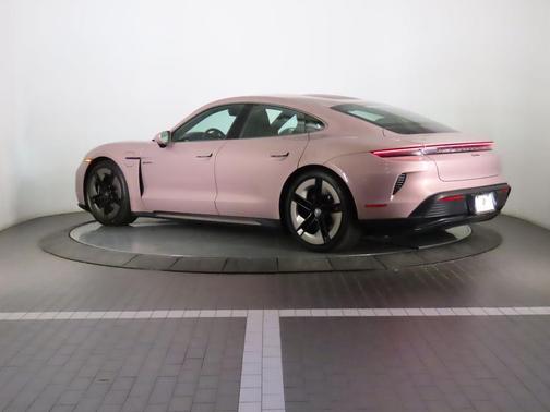 2025 Porsche Taycan Turbo