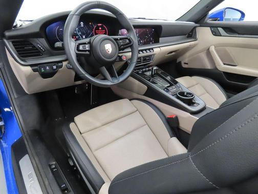 2025 Porsche 911 Carrera