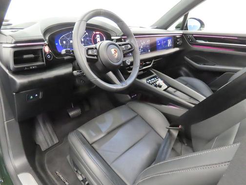 2025 Porsche Macan 4