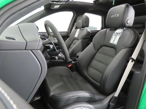 2025 Porsche Macan GTS