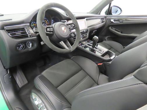 2025 Porsche Macan GTS