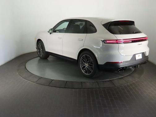 Chalk 2026 Porsche Cayenne Base