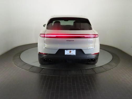 Chalk 2026 Porsche Cayenne Base