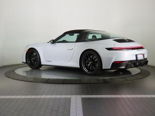 2025 Porsche 911 Targa 4 GTS