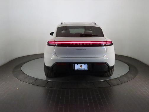 2026 Porsche Macan 4S