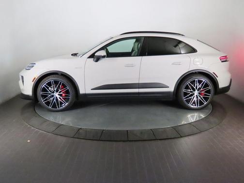 2026 Porsche Macan 4S