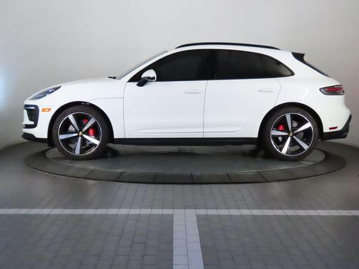 2024 Porsche Macan 