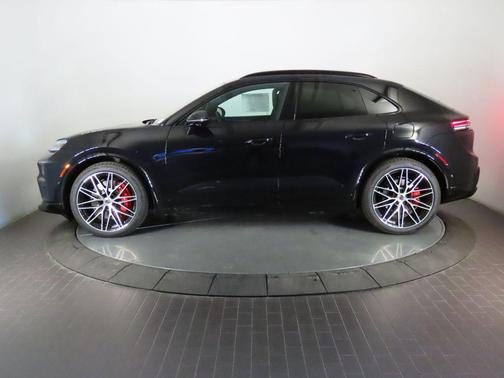 Jet Black Metallic 2026 Porsche Macan Turbo