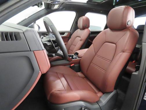 Blue Metallic 2026 Porsche Cayenne Base