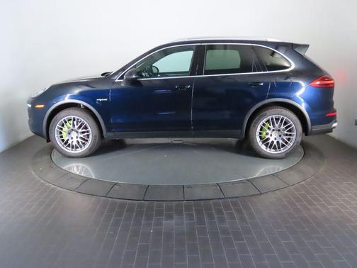 Moonlight Blue 2016 Porsche Cayenne S