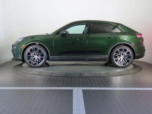 2025 Porsche Macan 4