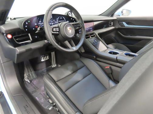 2023 Porsche Taycan 