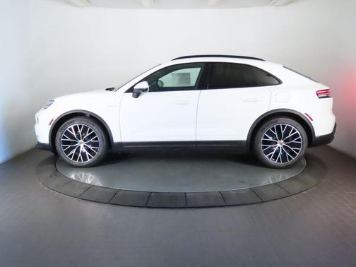 White 2026 Porsche Macan 4