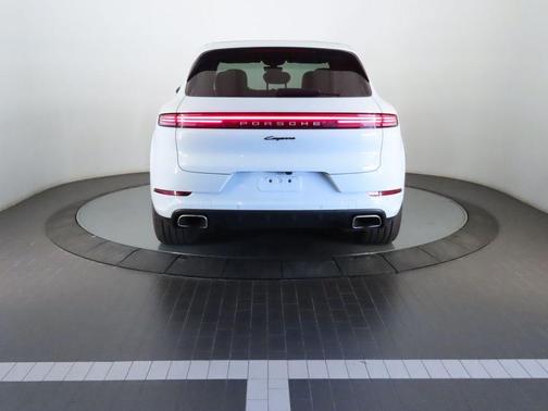 2025 Porsche Cayenne AWD