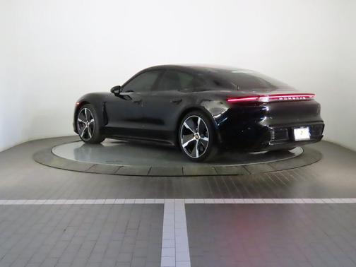 2020 Porsche Taycan Turbo S