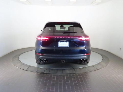 Moonlight Blue Metallic 2019 Porsche Cayenne S