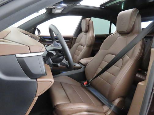 Copper 2025 Porsche Macan 4