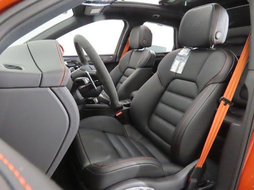 2025 Porsche Macan GTS