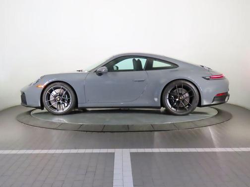 2025 Porsche 911 Carrera GTS