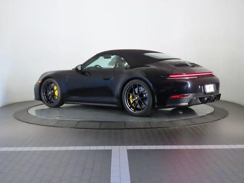 2025 Porsche 911 Carrera GTS