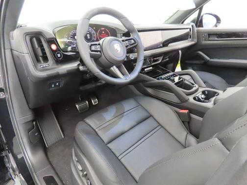 2026 Porsche Cayenne GTS