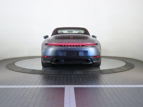 2025 Porsche 911 Carrera