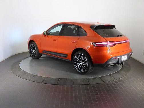 Papaya Metallic 2025 Porsche Macan