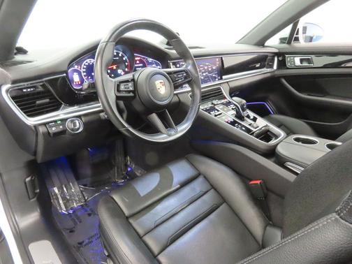 Carrara White Metallic 2022 Porsche Panamera