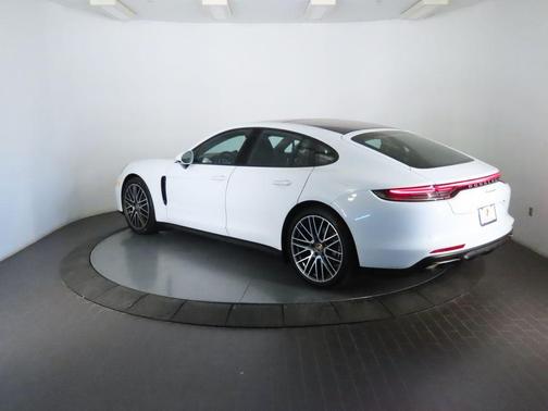 Carrara White Metallic 2022 Porsche Panamera