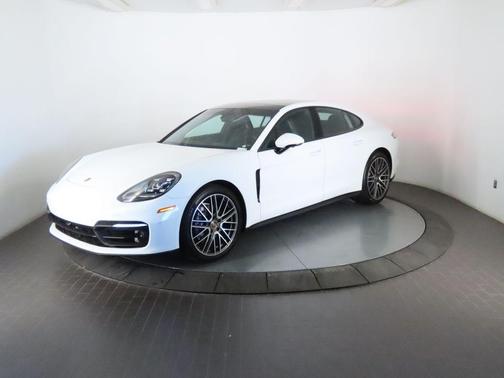 Carrara White Metallic 2022 Porsche Panamera